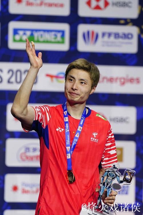 石宇奇逆转夺世锦赛首冠 国羽男单10年后重登巅峰