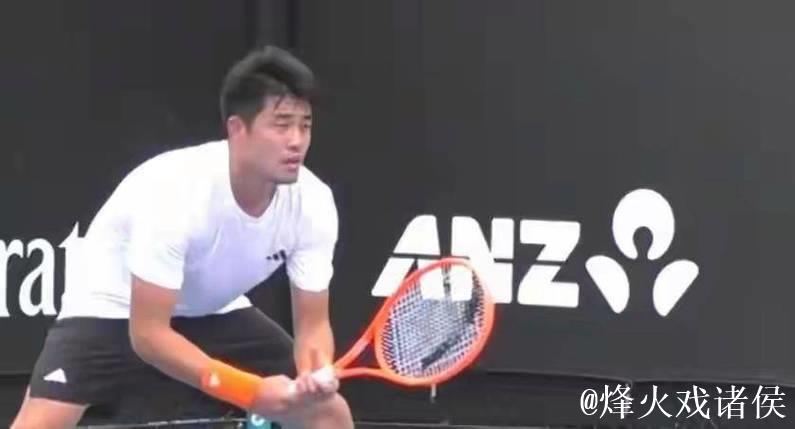 吴易昺直落两盘击败克鲁格 成功挺进澳网资格赛次轮 吴易昺直落两盘击败克鲁格 成功挺进澳网资格赛次轮